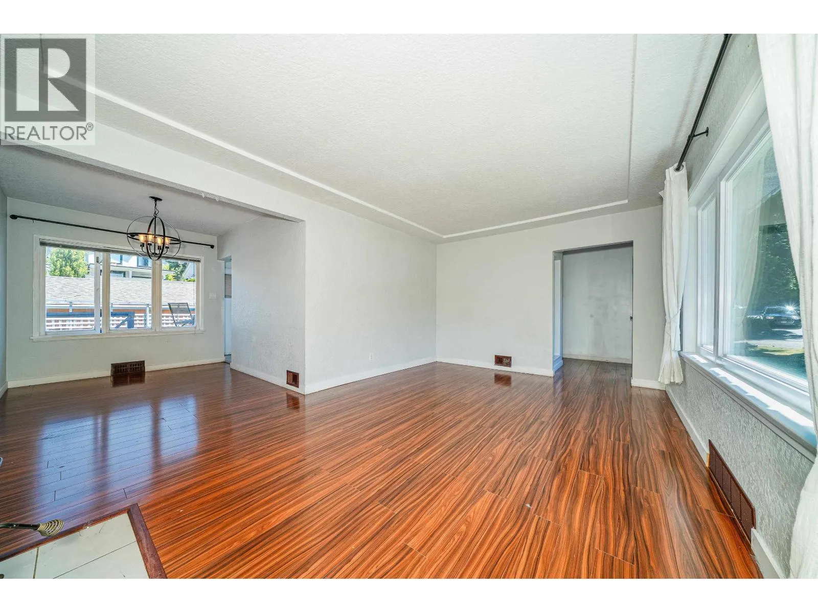 432 W 25TH STREET