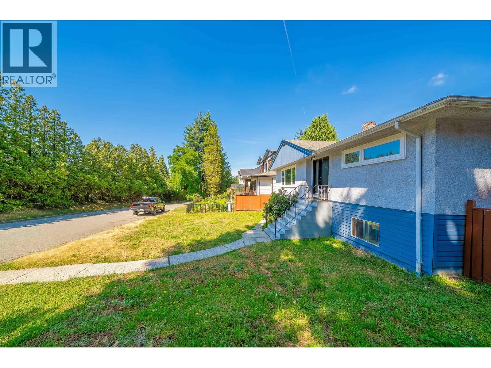 432 W 25TH STREET