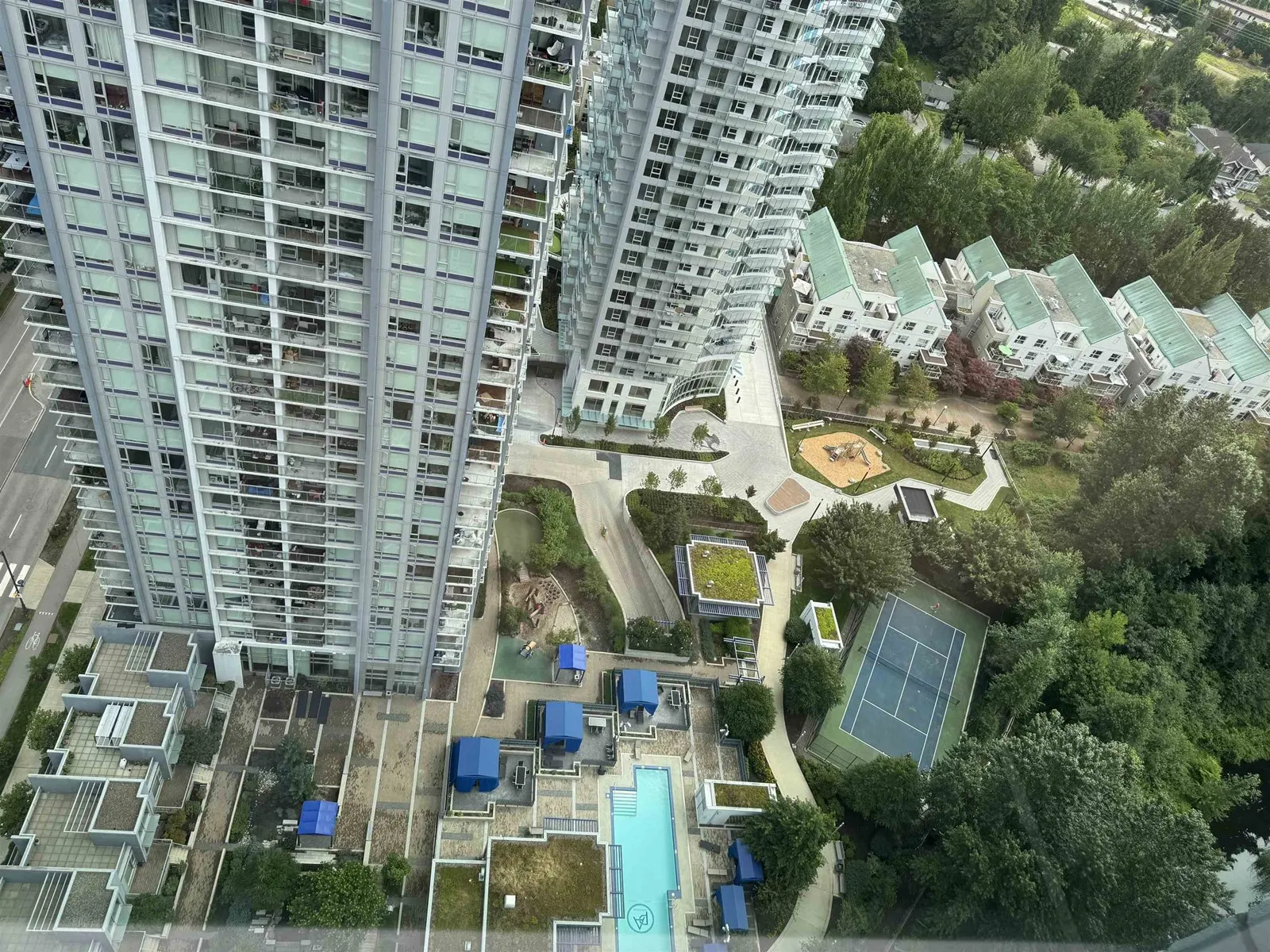 3802 13696 100 AVENUE