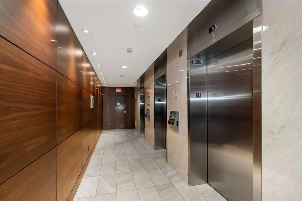 3802 13696 100 AVENUE