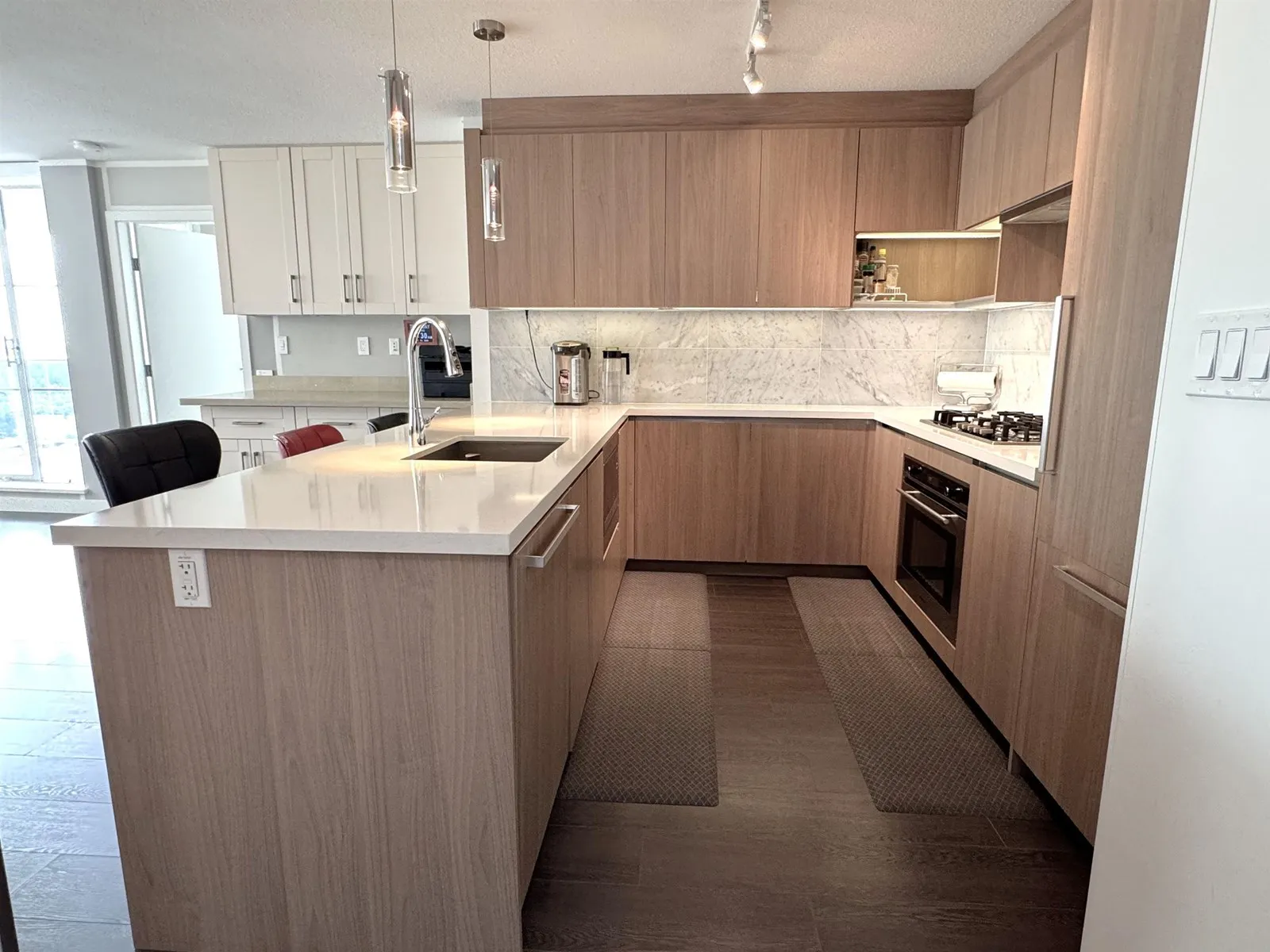 3802 13696 100 AVENUE