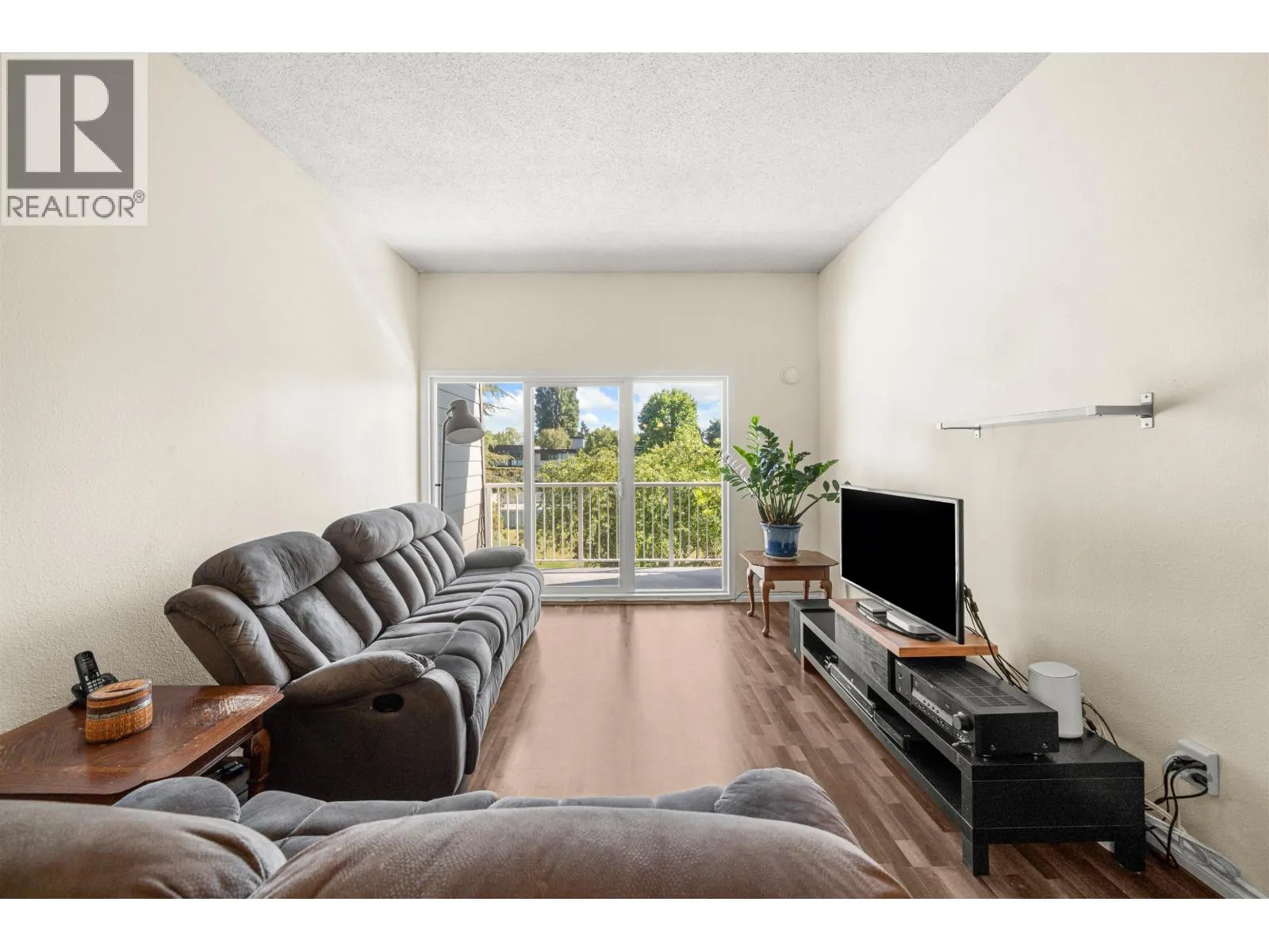 312 3451 SPRINGFIELD DRIVE