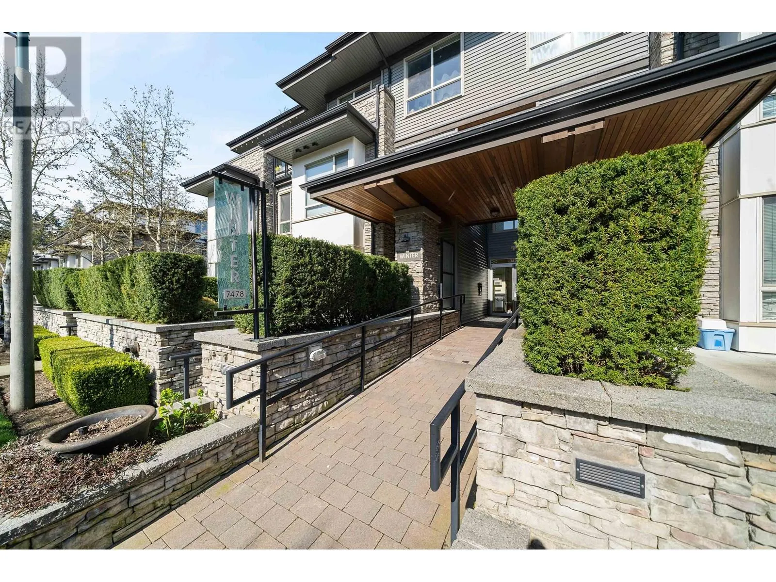 212 7478 BYRNEPARK WALK