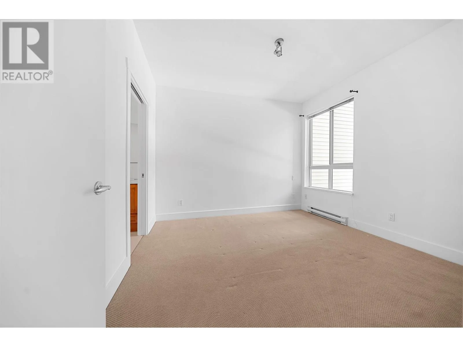212 7478 BYRNEPARK WALK