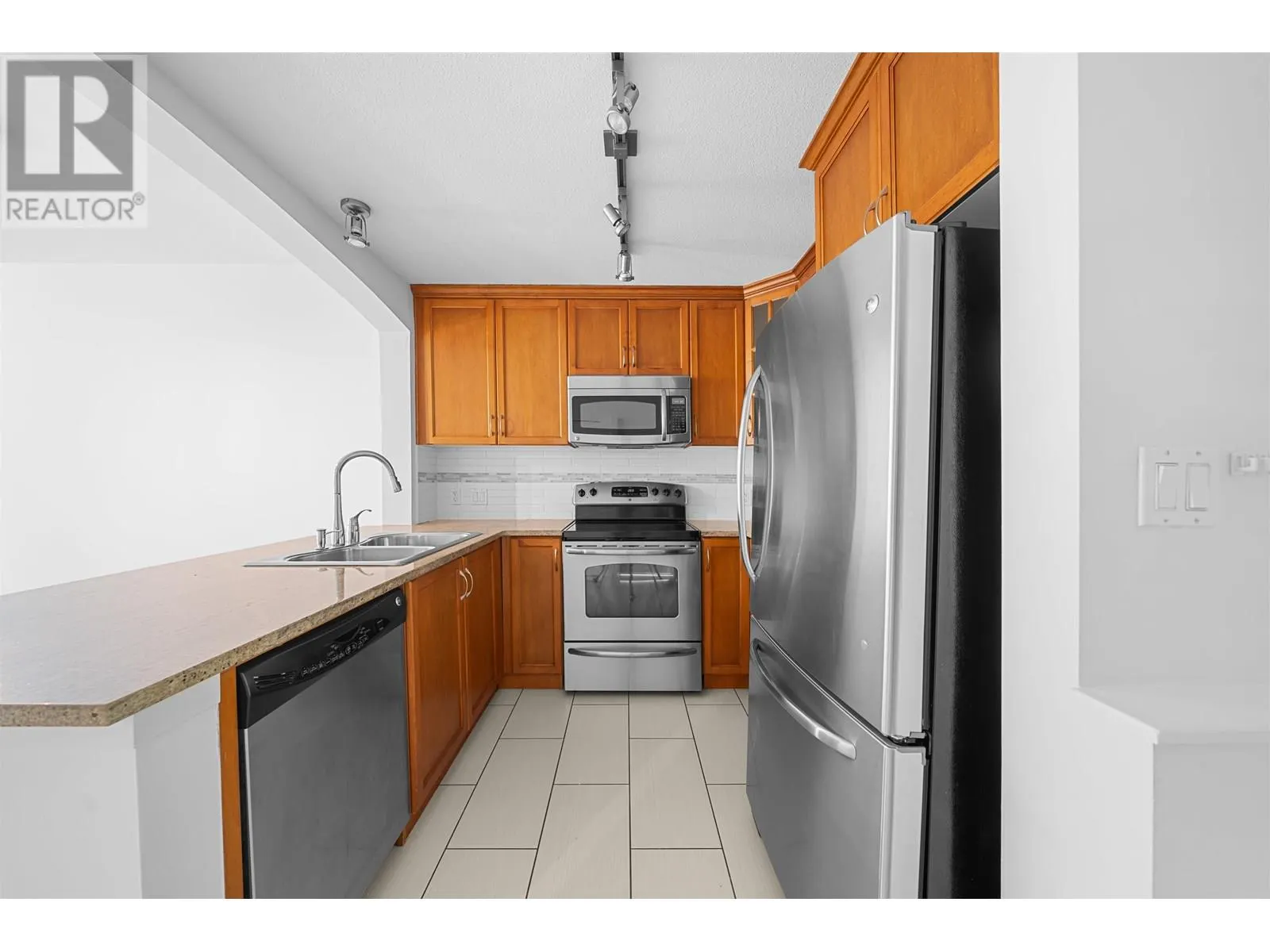 212 7478 BYRNEPARK WALK