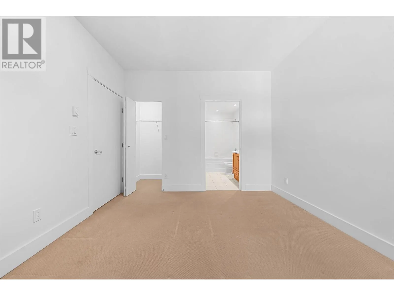 212 7478 BYRNEPARK WALK