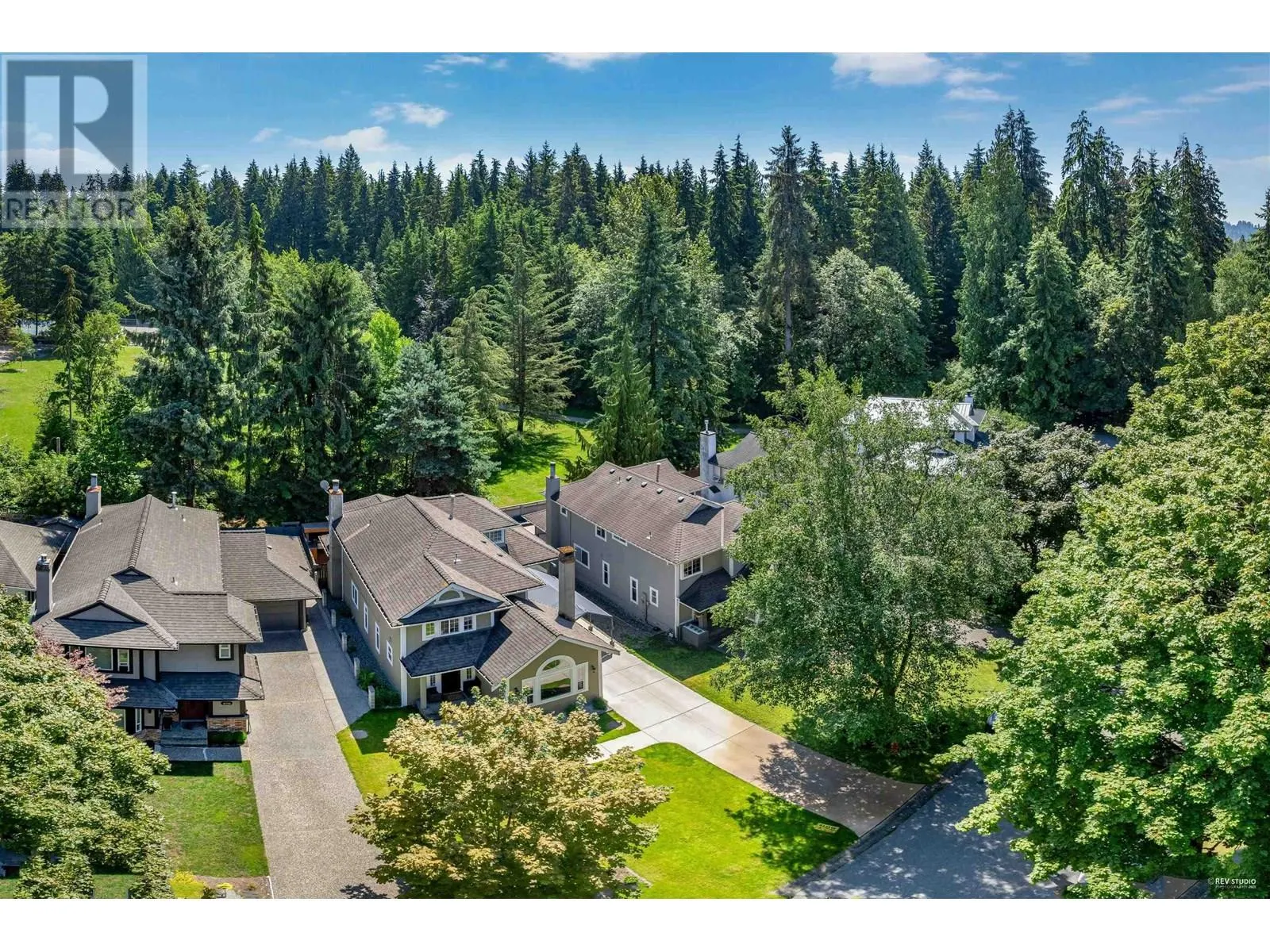 860 RUCKLE COURT