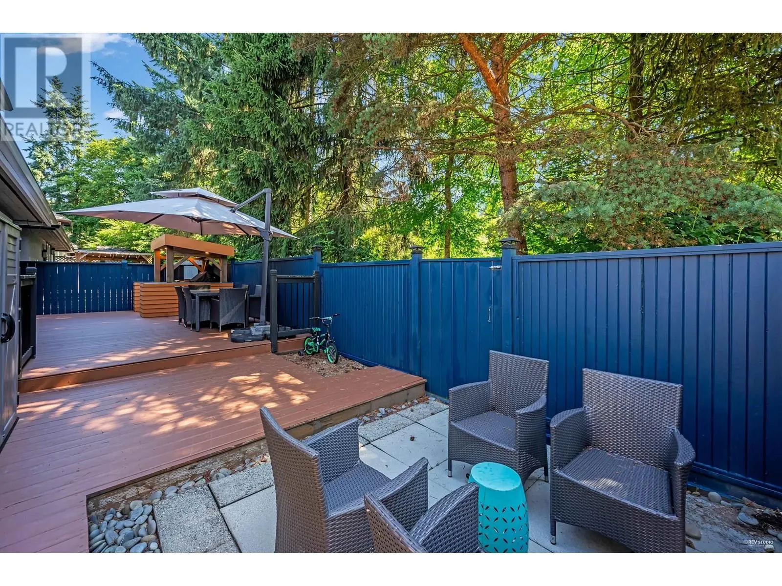 860 RUCKLE COURT