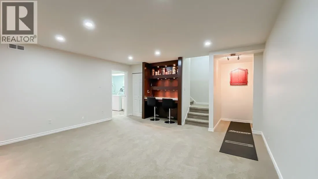 1364 UNA WAY