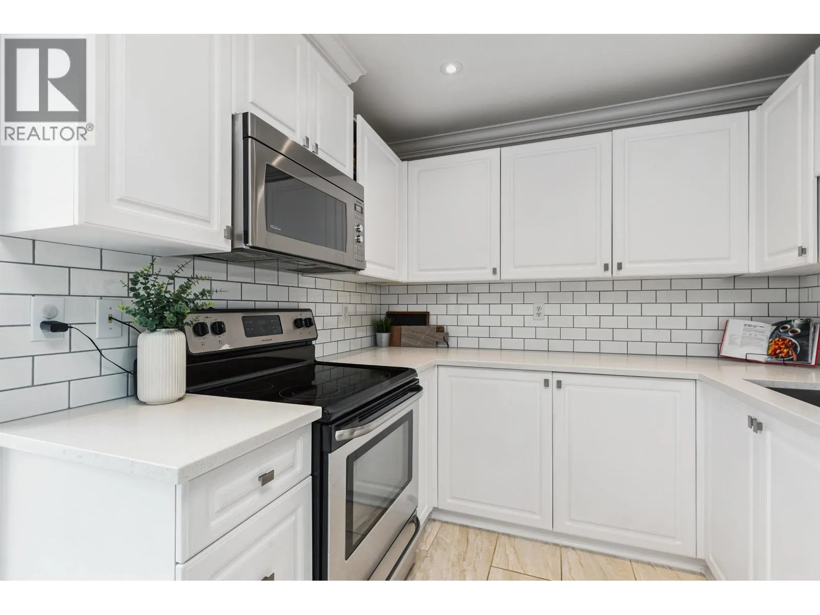 203 2285 PITT RIVER ROAD