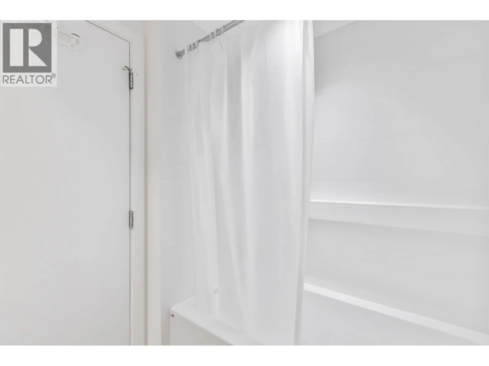 1609 7303 NOBLE LANE