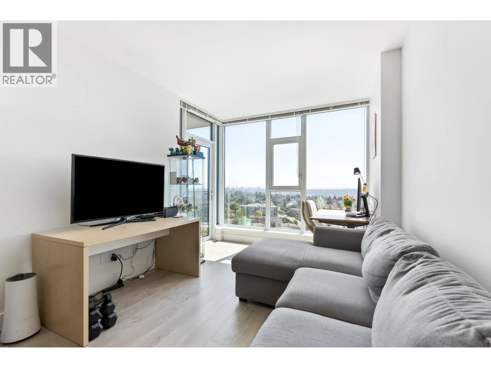 1609 7303 NOBLE LANE
