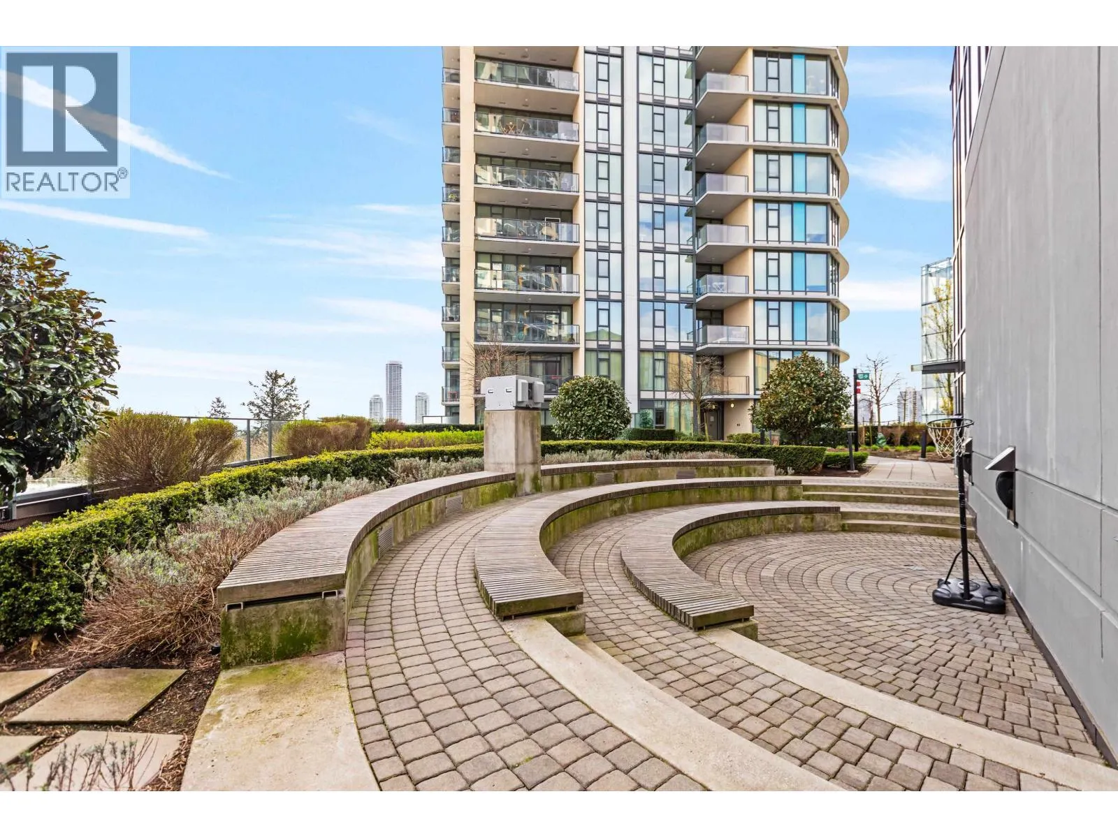 1609 7303 NOBLE LANE