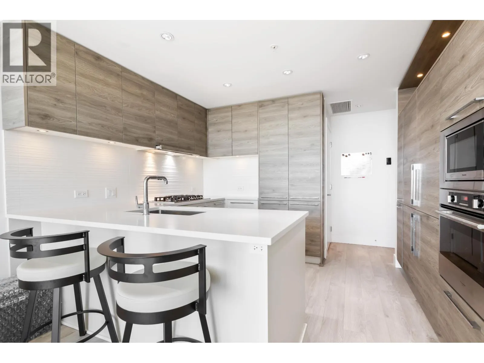 1609 7303 NOBLE LANE