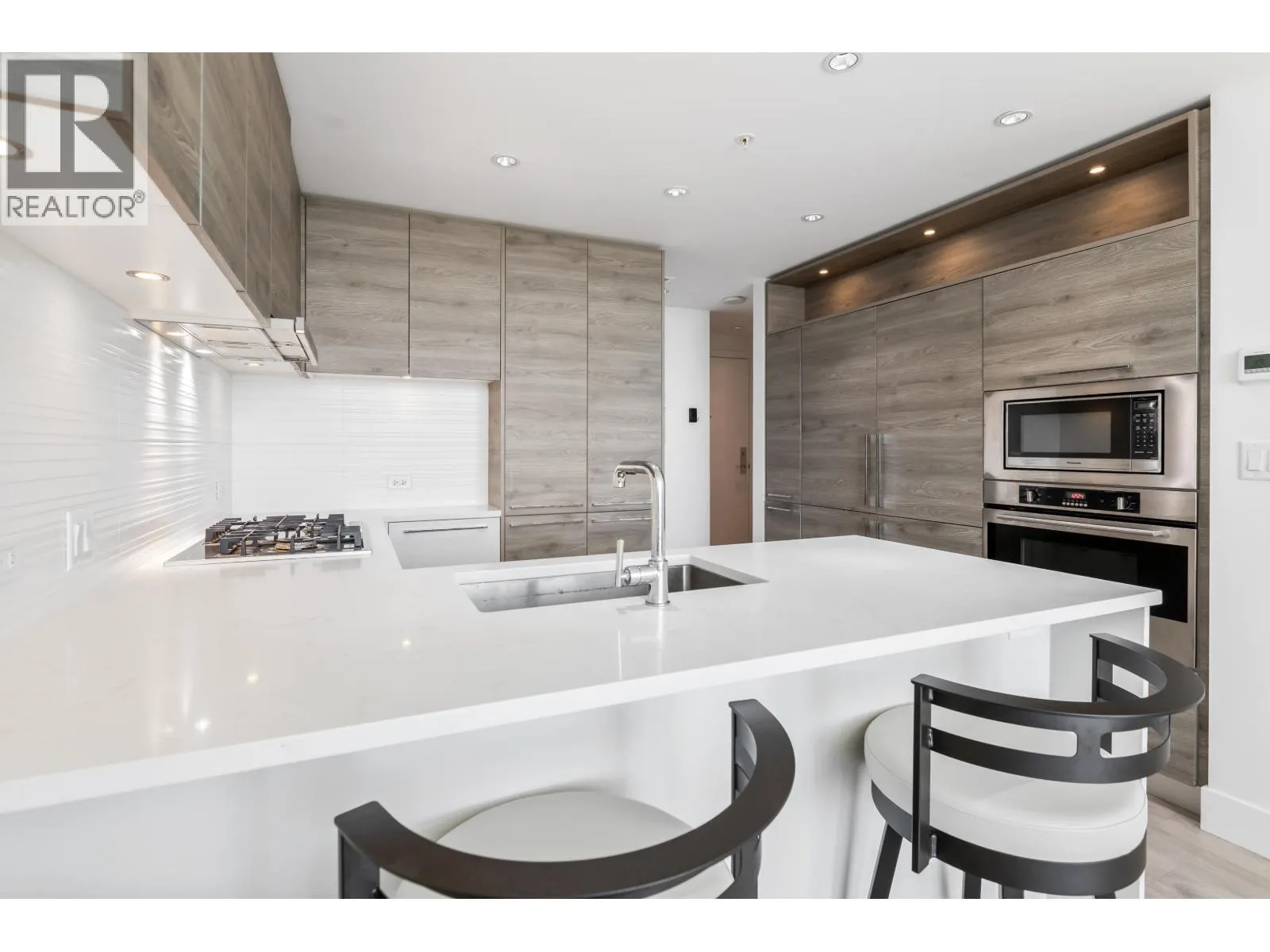 1609 7303 NOBLE LANE