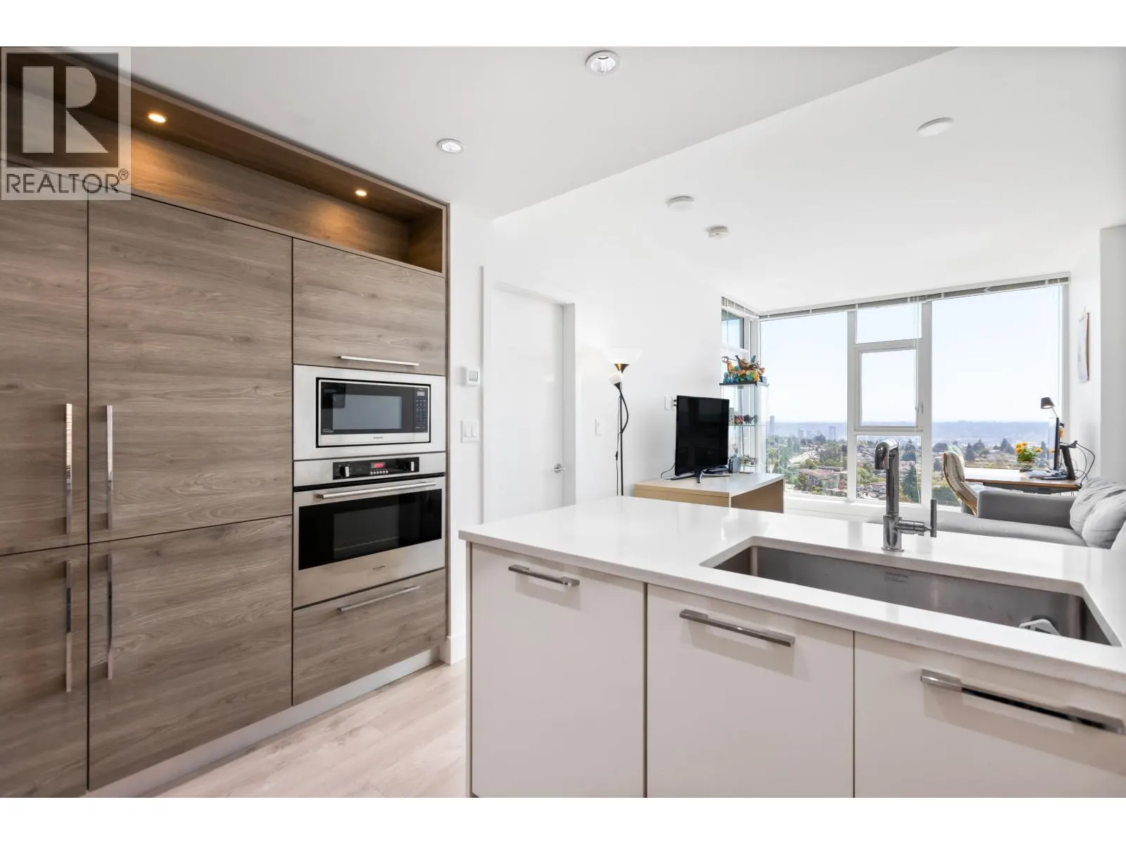 1609 7303 NOBLE LANE