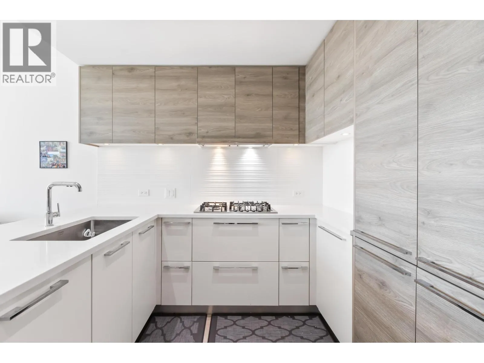1609 7303 NOBLE LANE