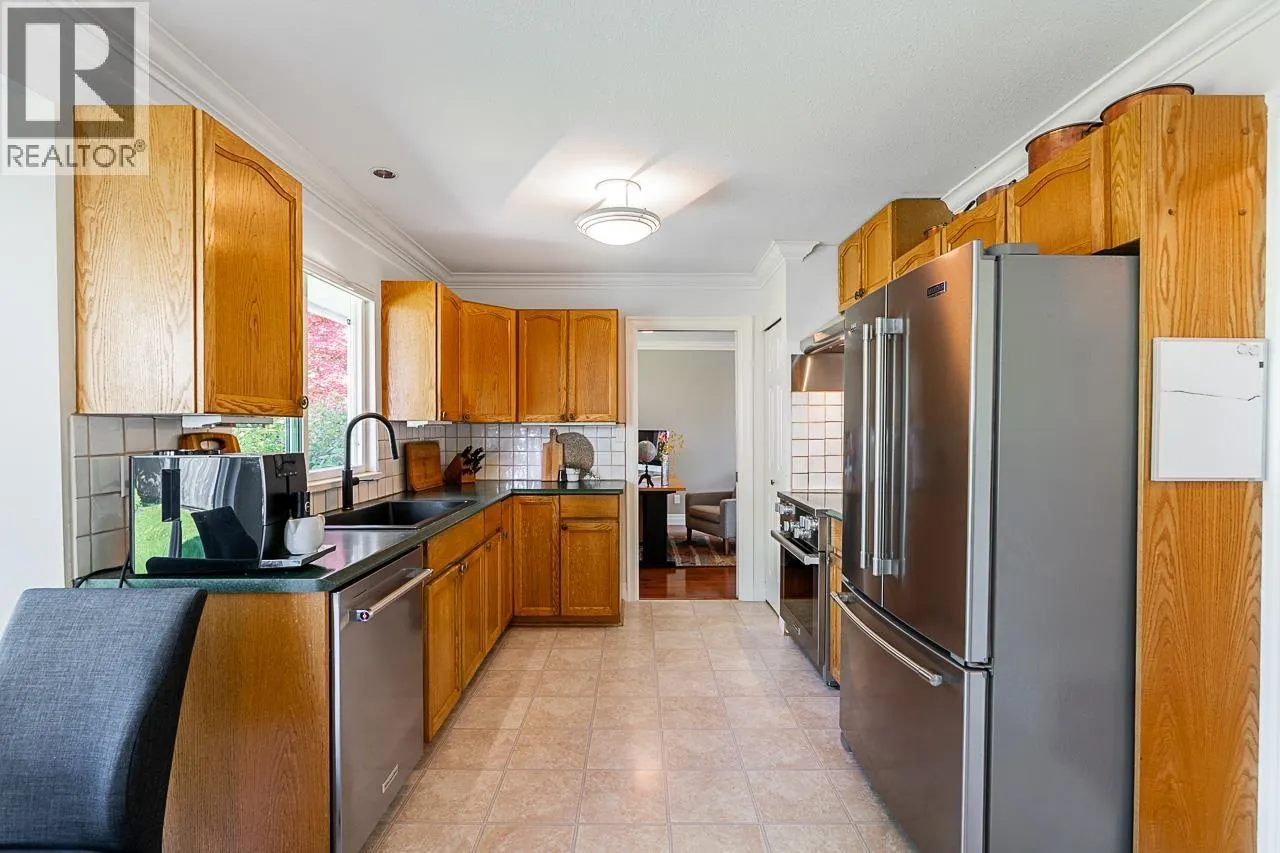 1304 GLENAYRE DRIVE