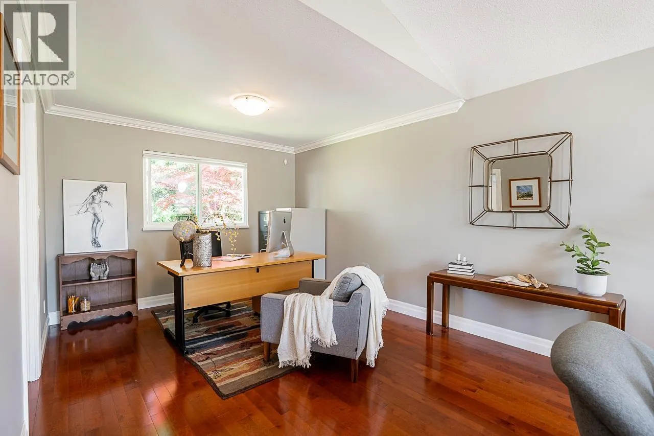 1304 GLENAYRE DRIVE