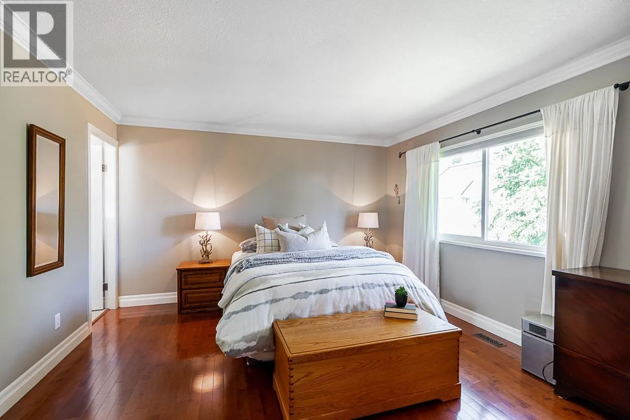 1304 GLENAYRE DRIVE