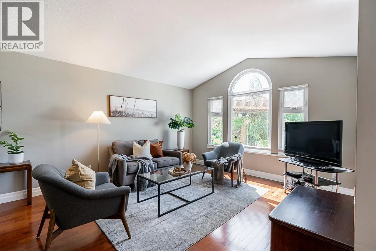 1304 GLENAYRE DRIVE