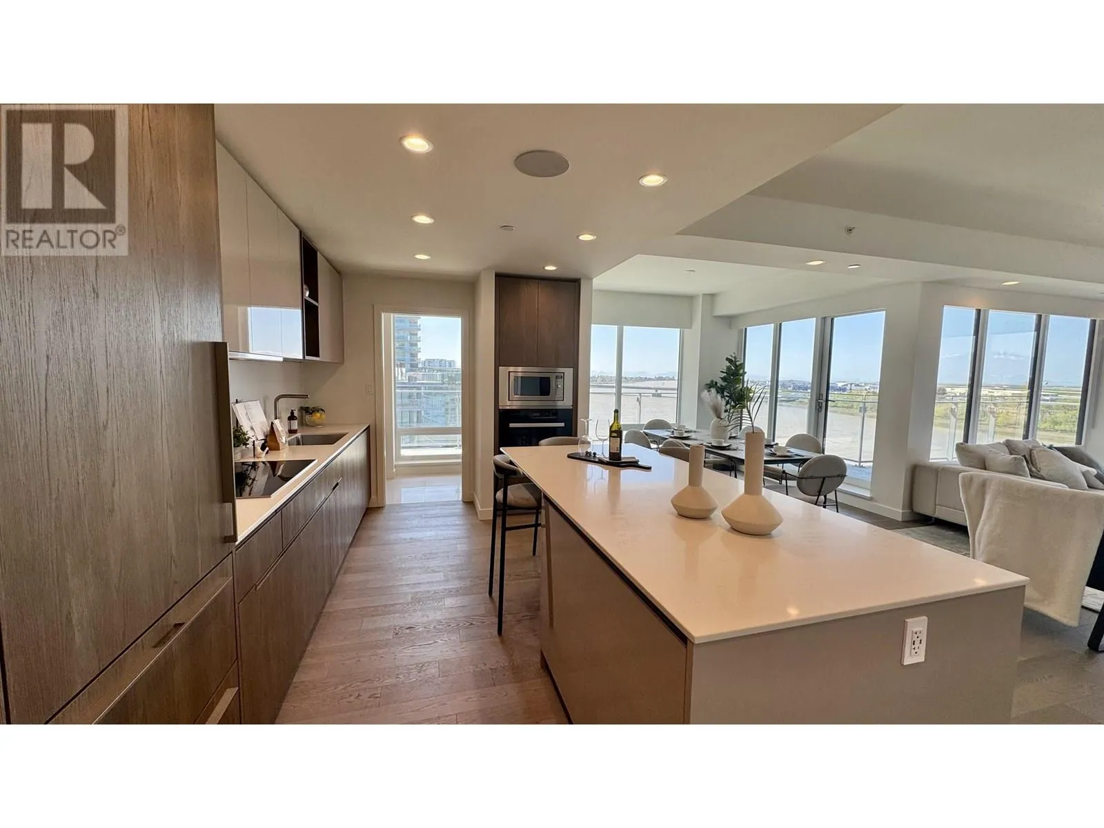 701 6833 PEARSON WAY