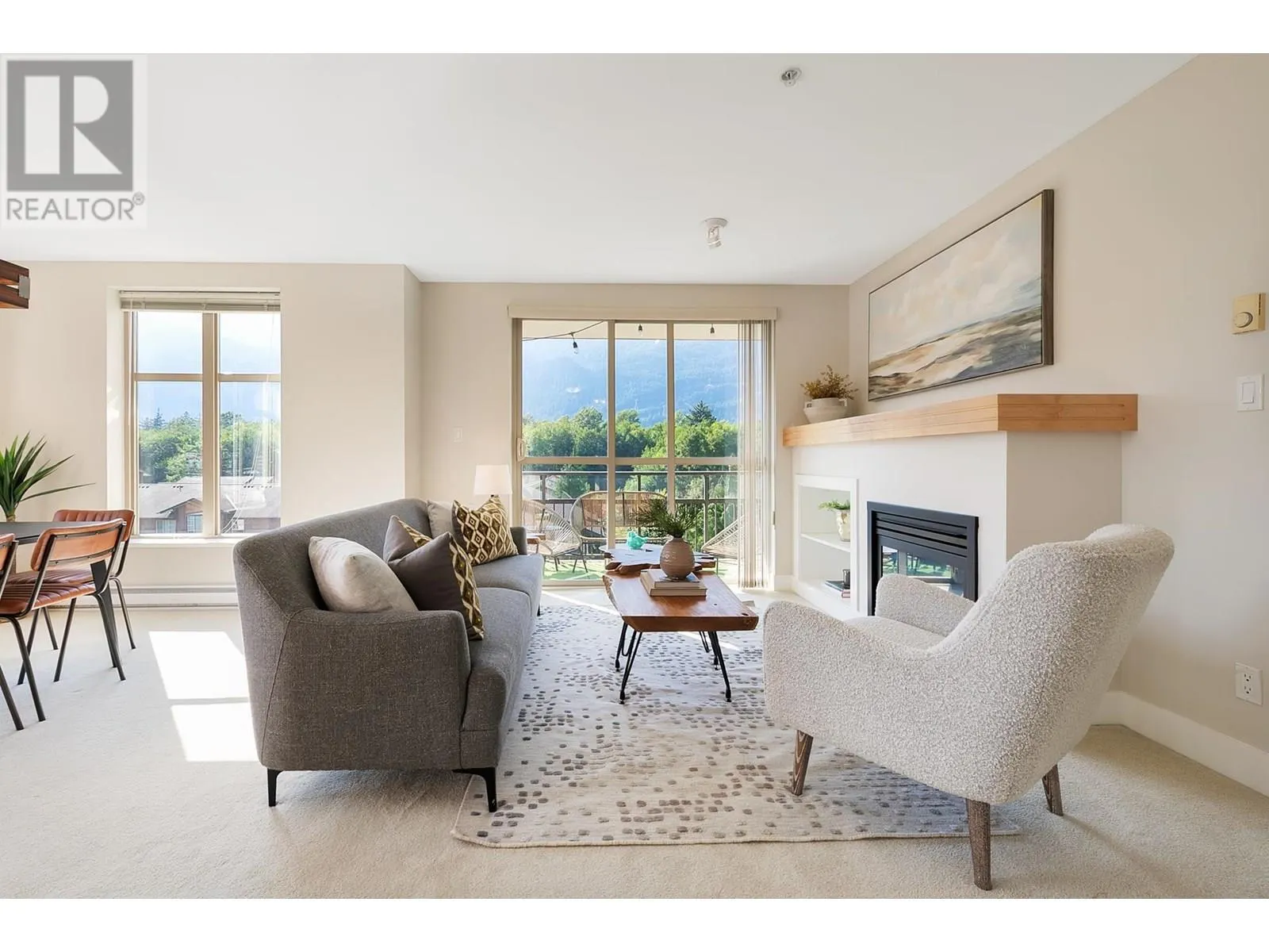 401 1211 VILLAGE GREEN WAY