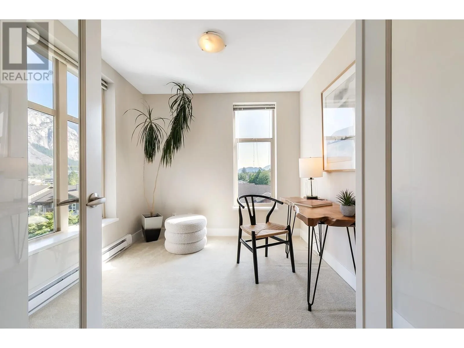 401 1211 VILLAGE GREEN WAY
