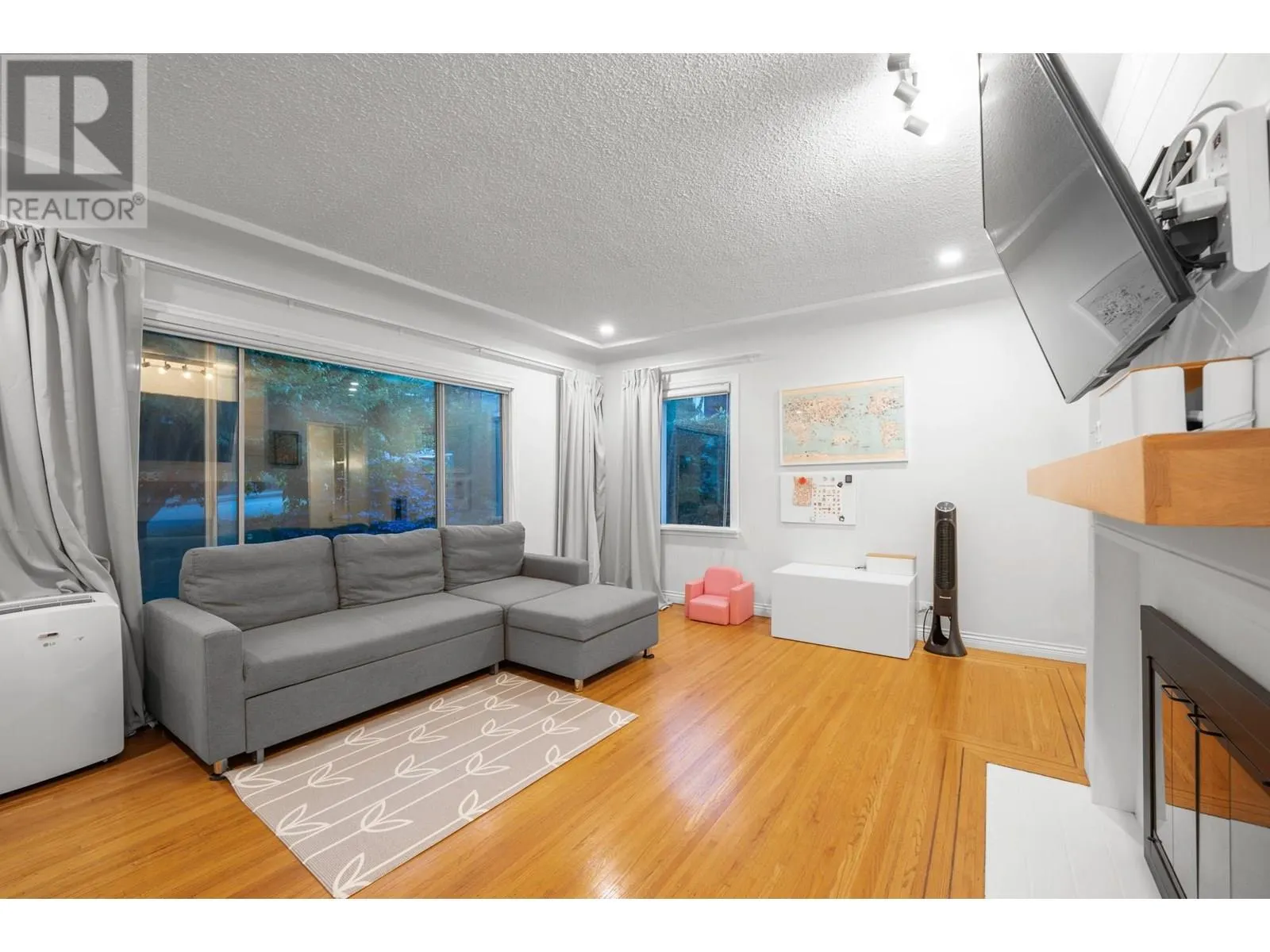 827 BURNABY STREET