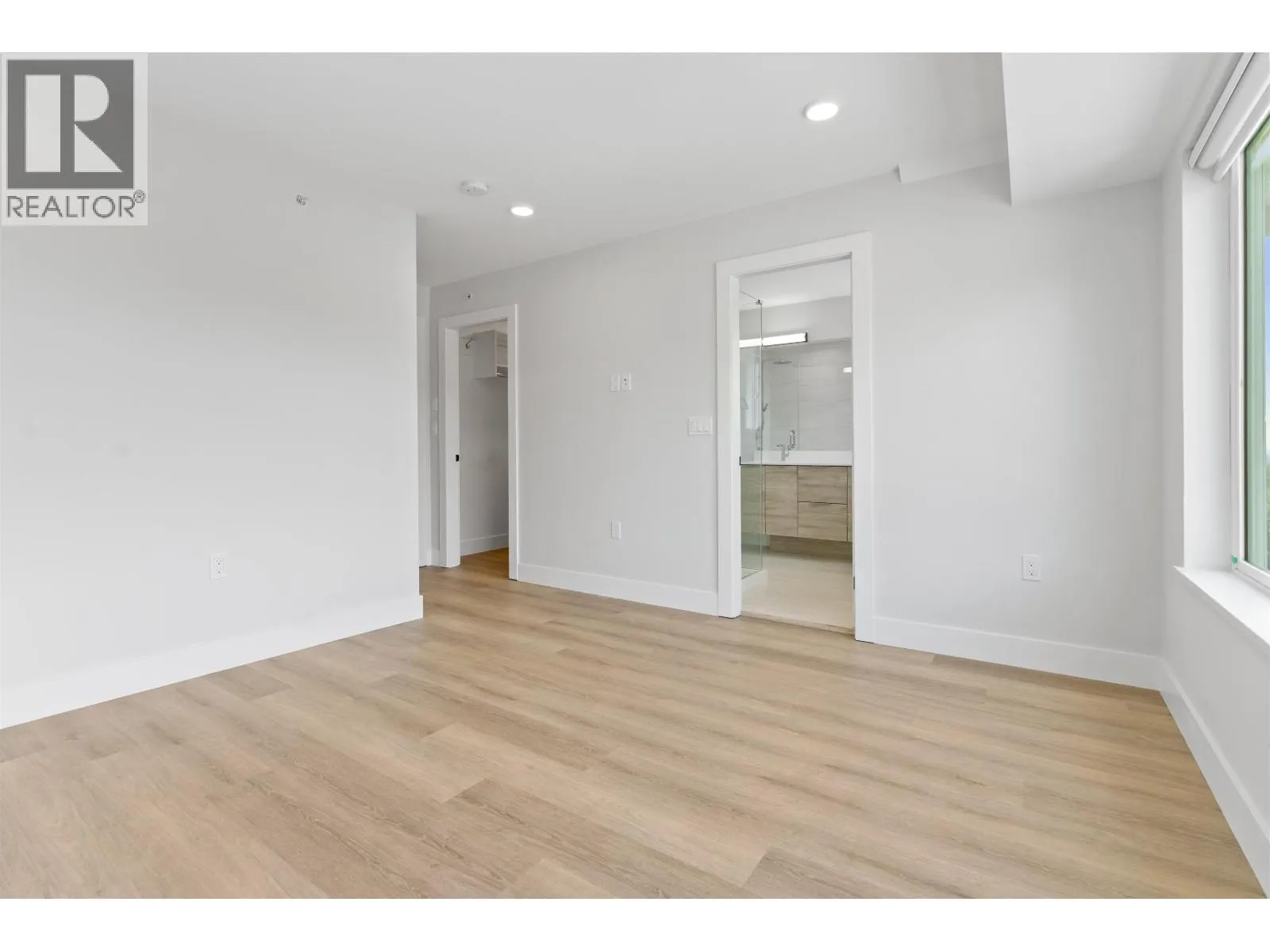 38 10640 248 STREET