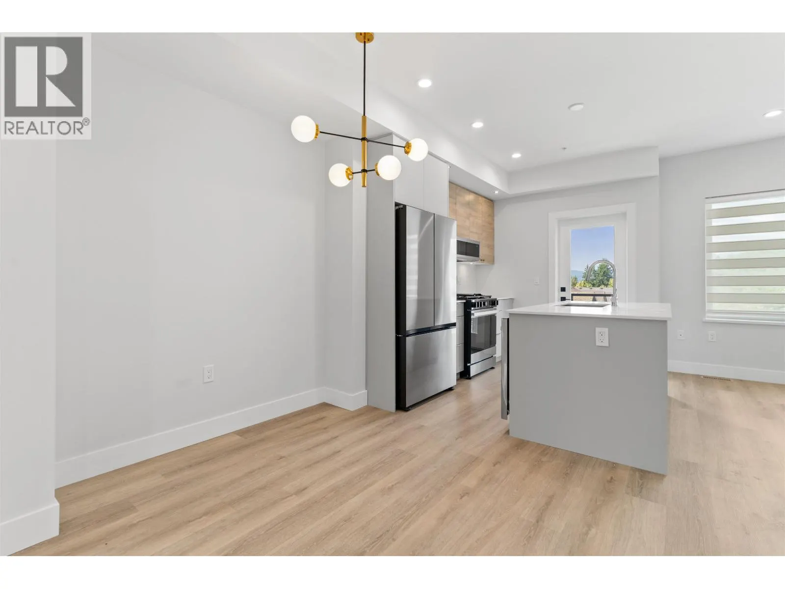 38 10640 248 STREET