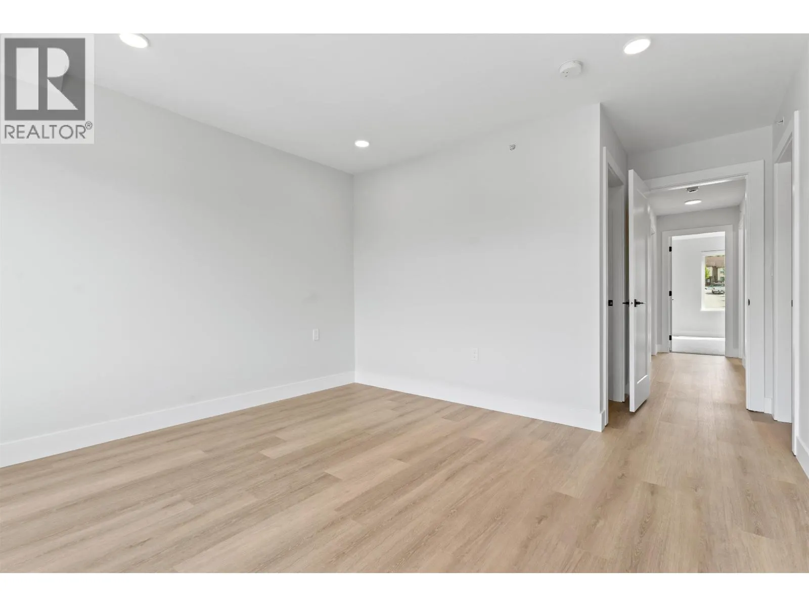 38 10640 248 STREET