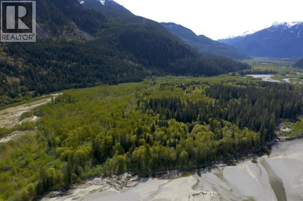1184 SQUAMISH RIVER WAY