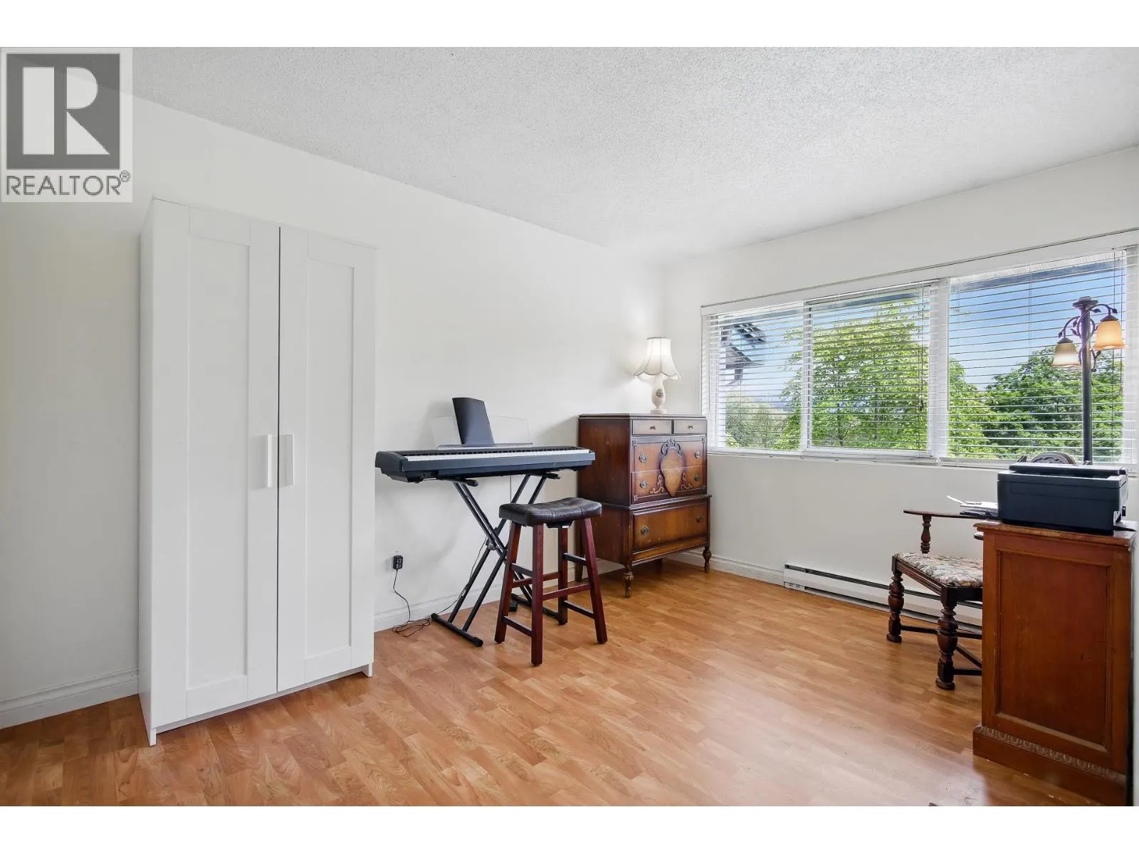 1087 CECILE DRIVE