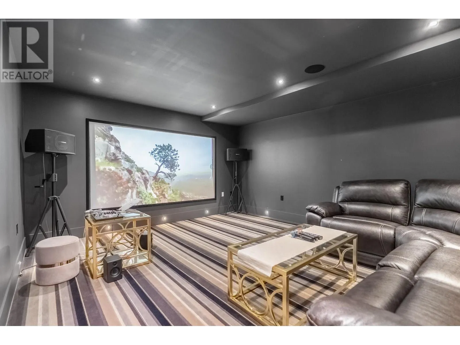 925 BEAUMONT DRIVE