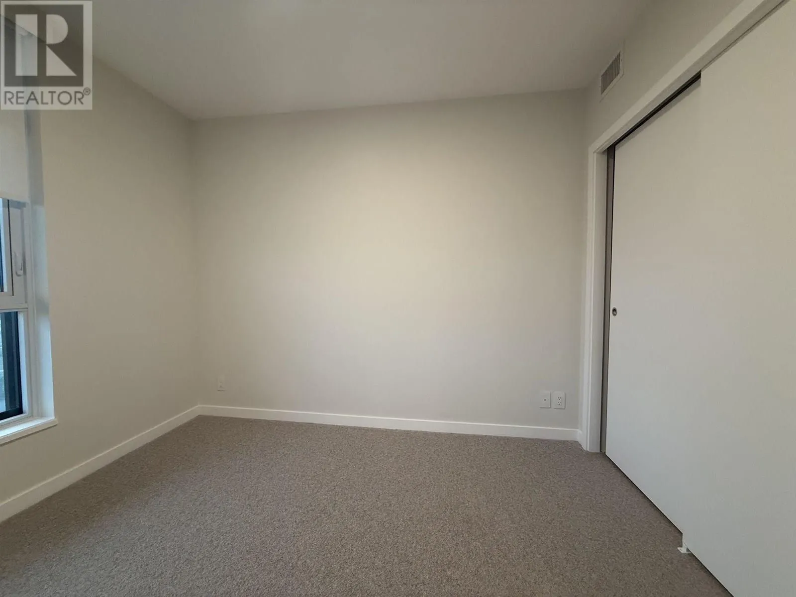 2807 2108 GILMORE AVENUE