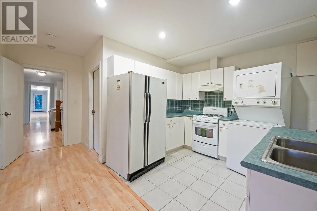 1130 GROVELAND COURT
