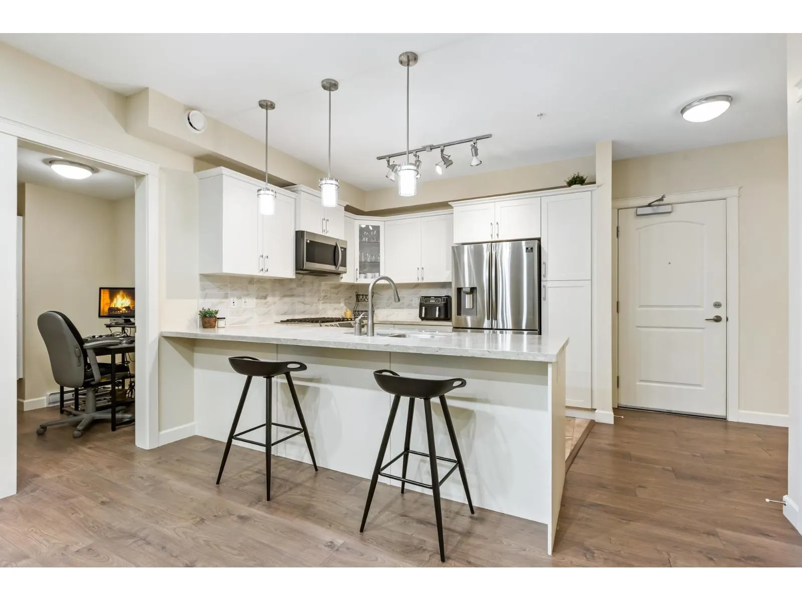 307 14588 MCDOUGALL DRIVE