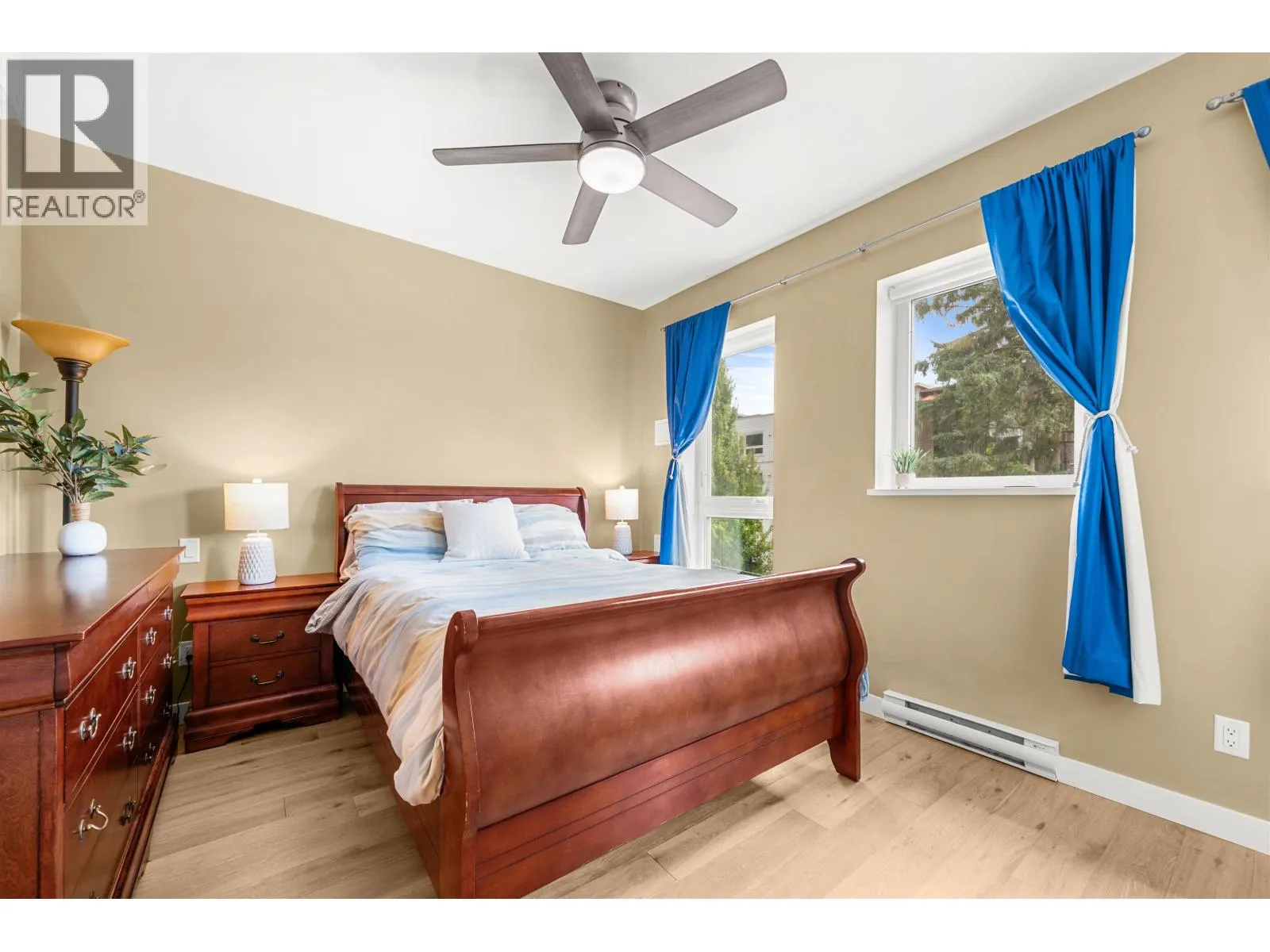TH5 2137 CHESTERFIELD AVENUE