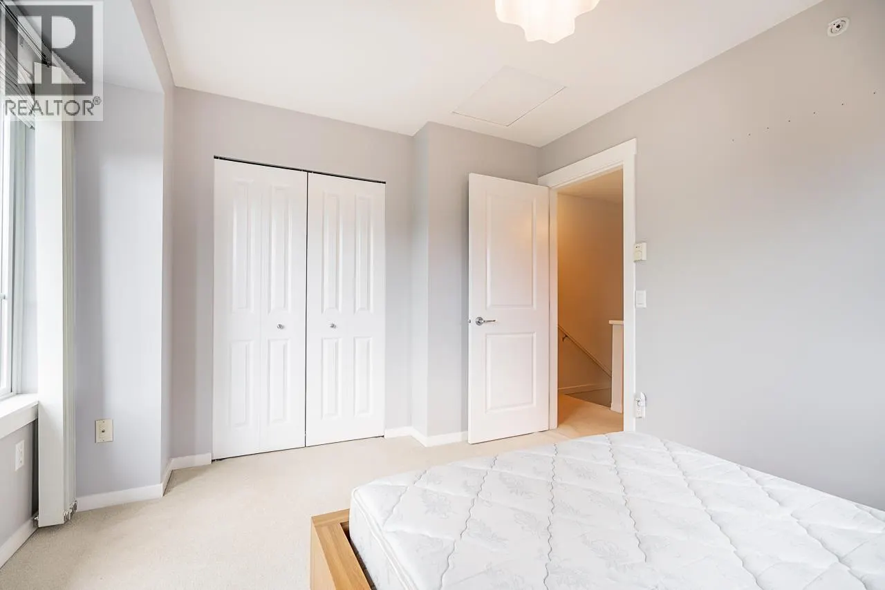 8 2418 AVON PLACE