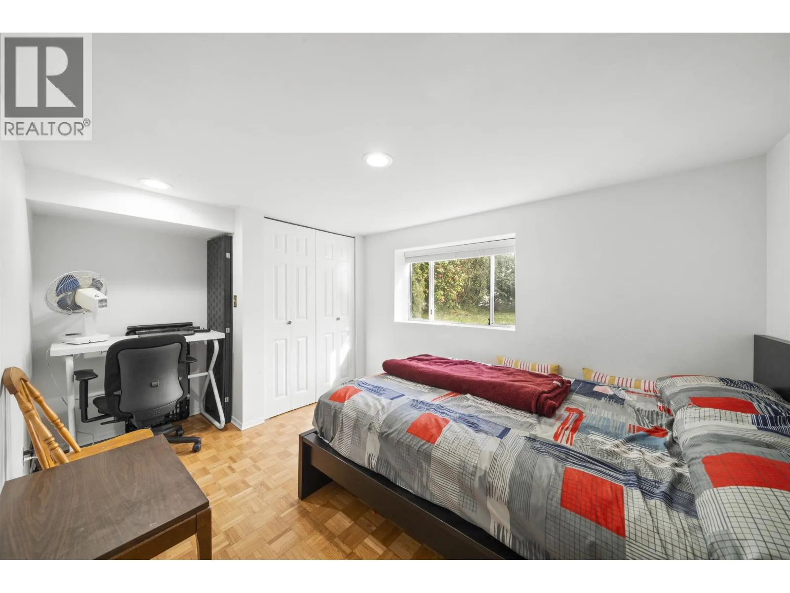 555 W 19TH AVENUE