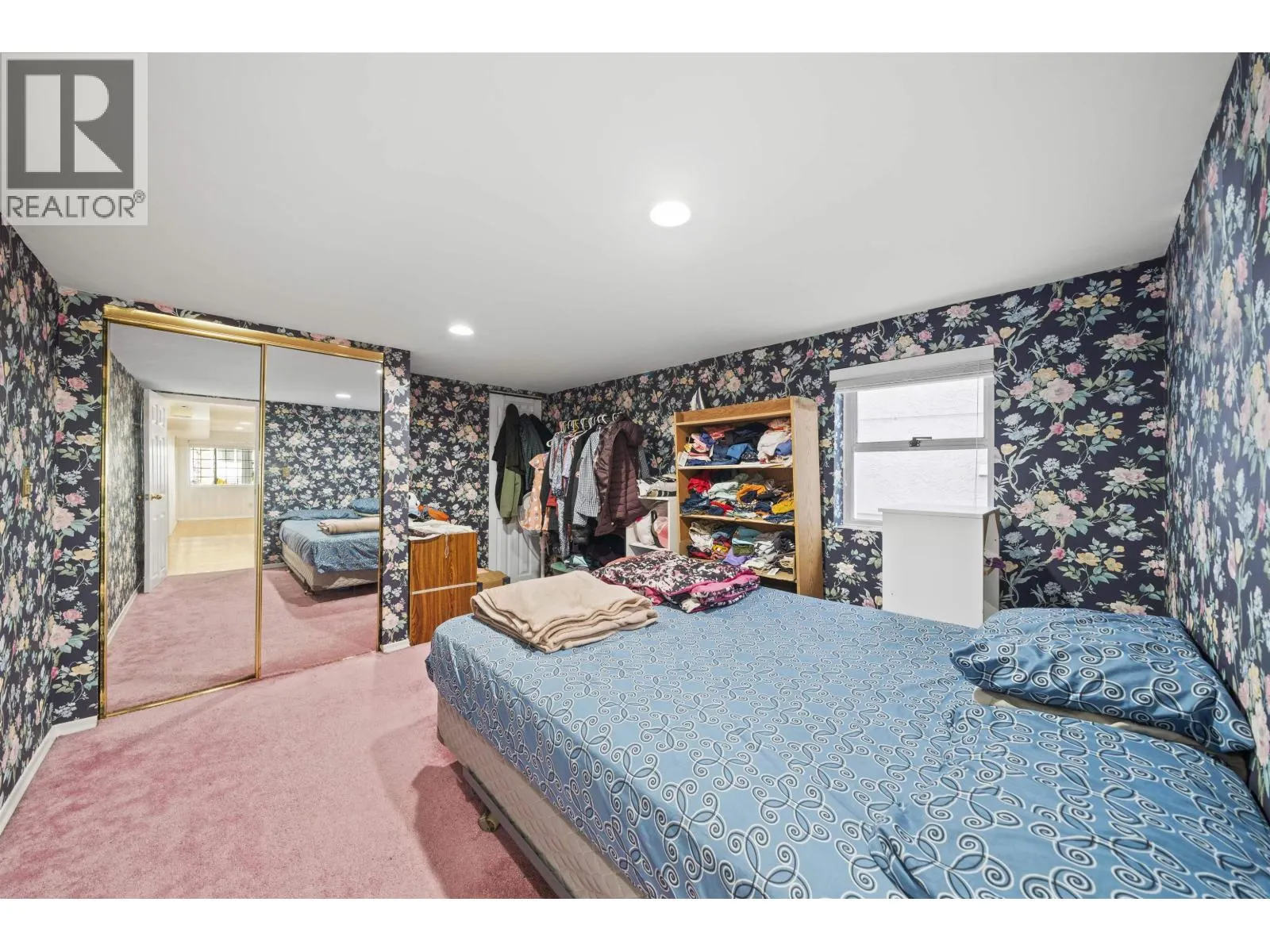555 W 19TH AVENUE