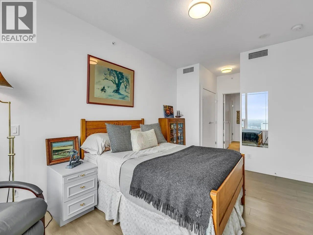 3203 908 QUAYSIDE DRIVE