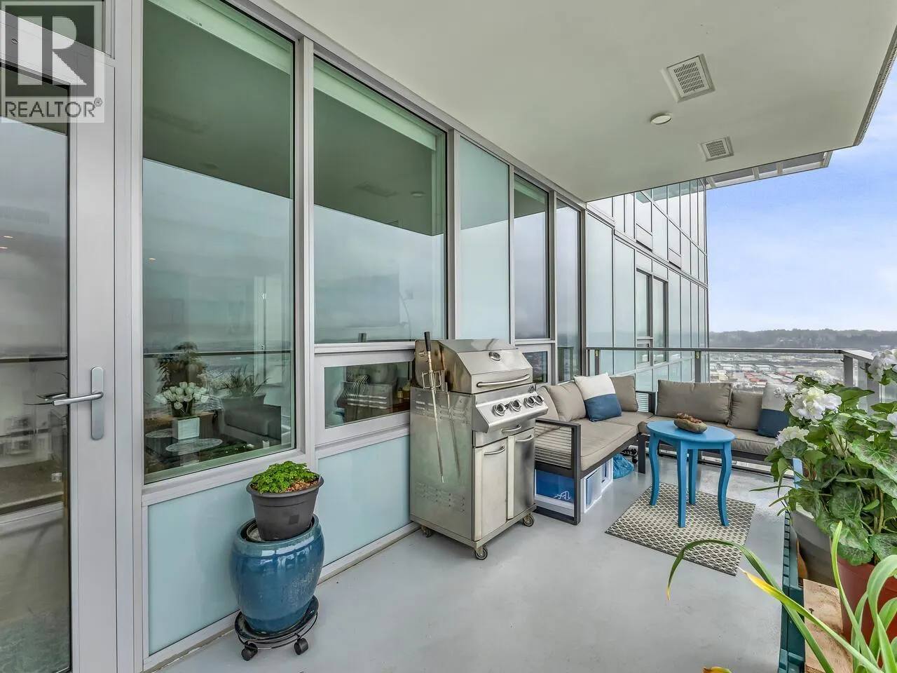 3203 908 QUAYSIDE DRIVE