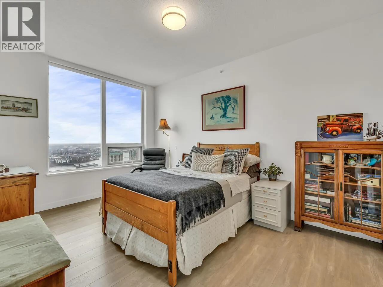 3203 908 QUAYSIDE DRIVE
