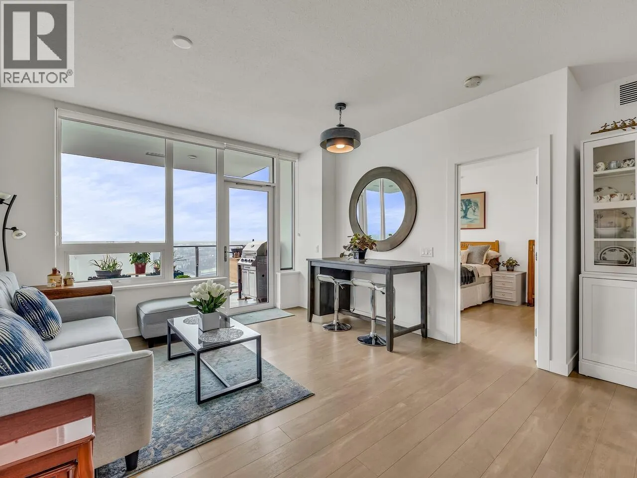 3203 908 QUAYSIDE DRIVE