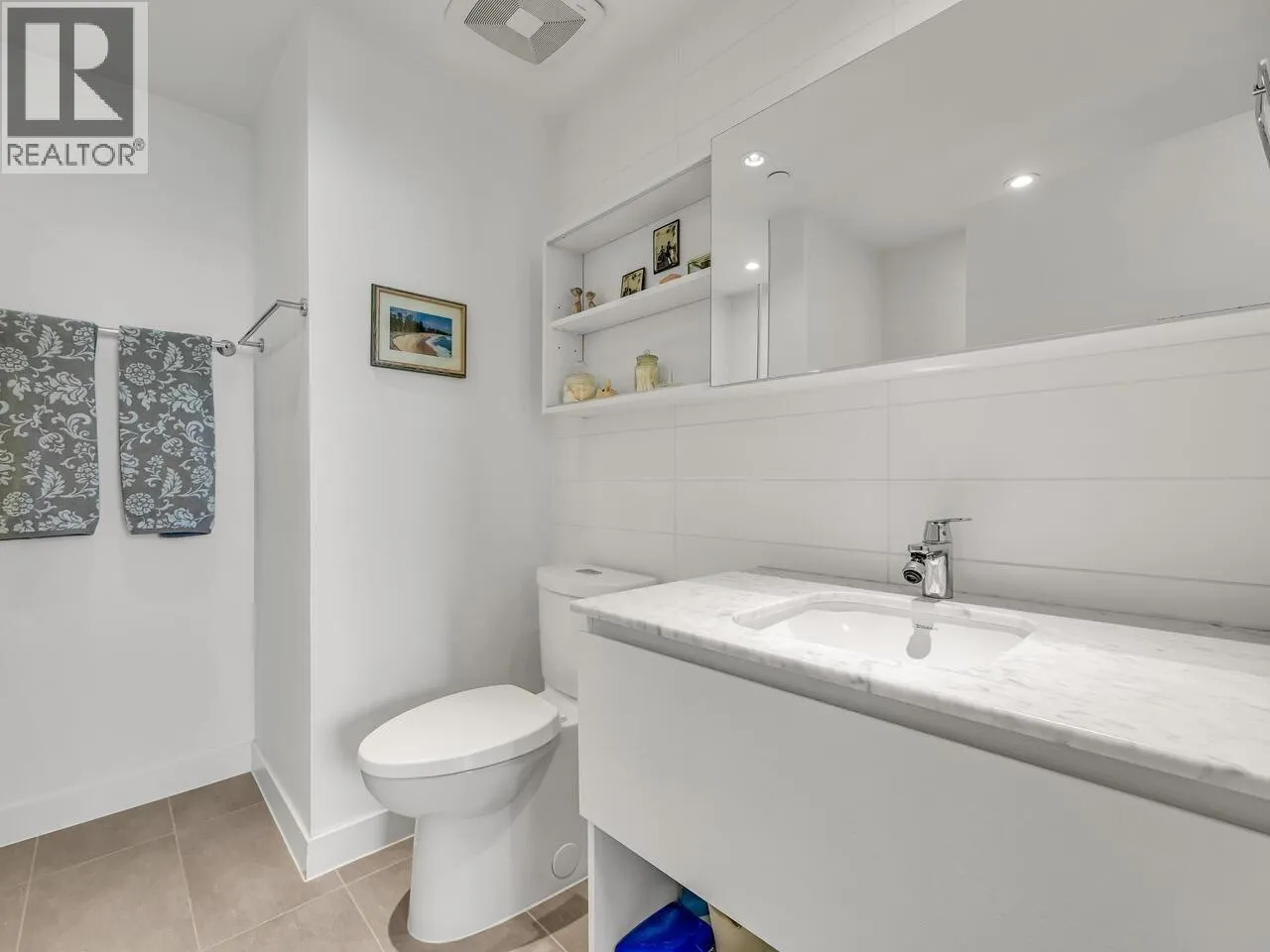 3203 908 QUAYSIDE DRIVE