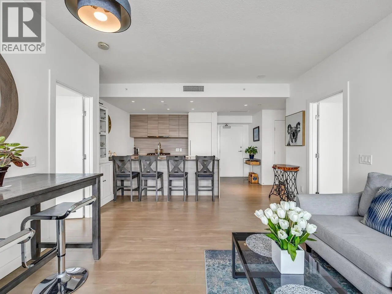 3203 908 QUAYSIDE DRIVE
