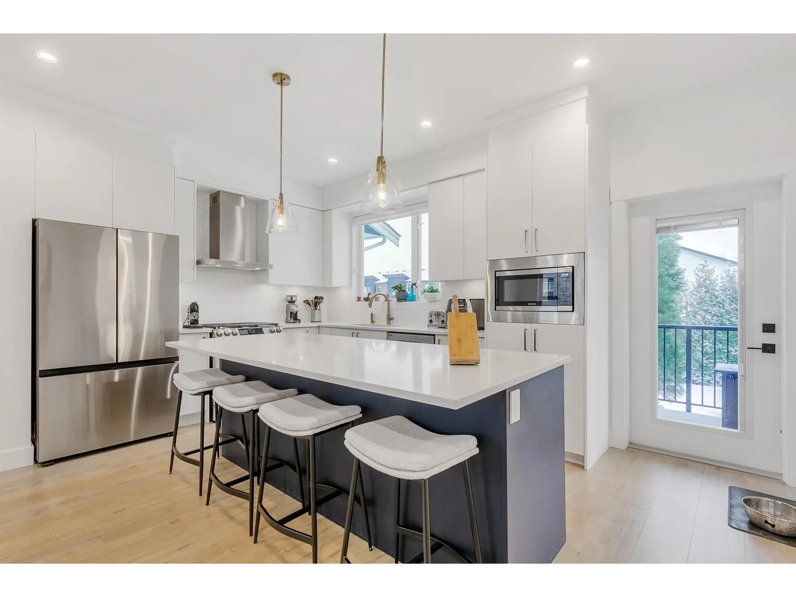 10 17458 100 AVENUE