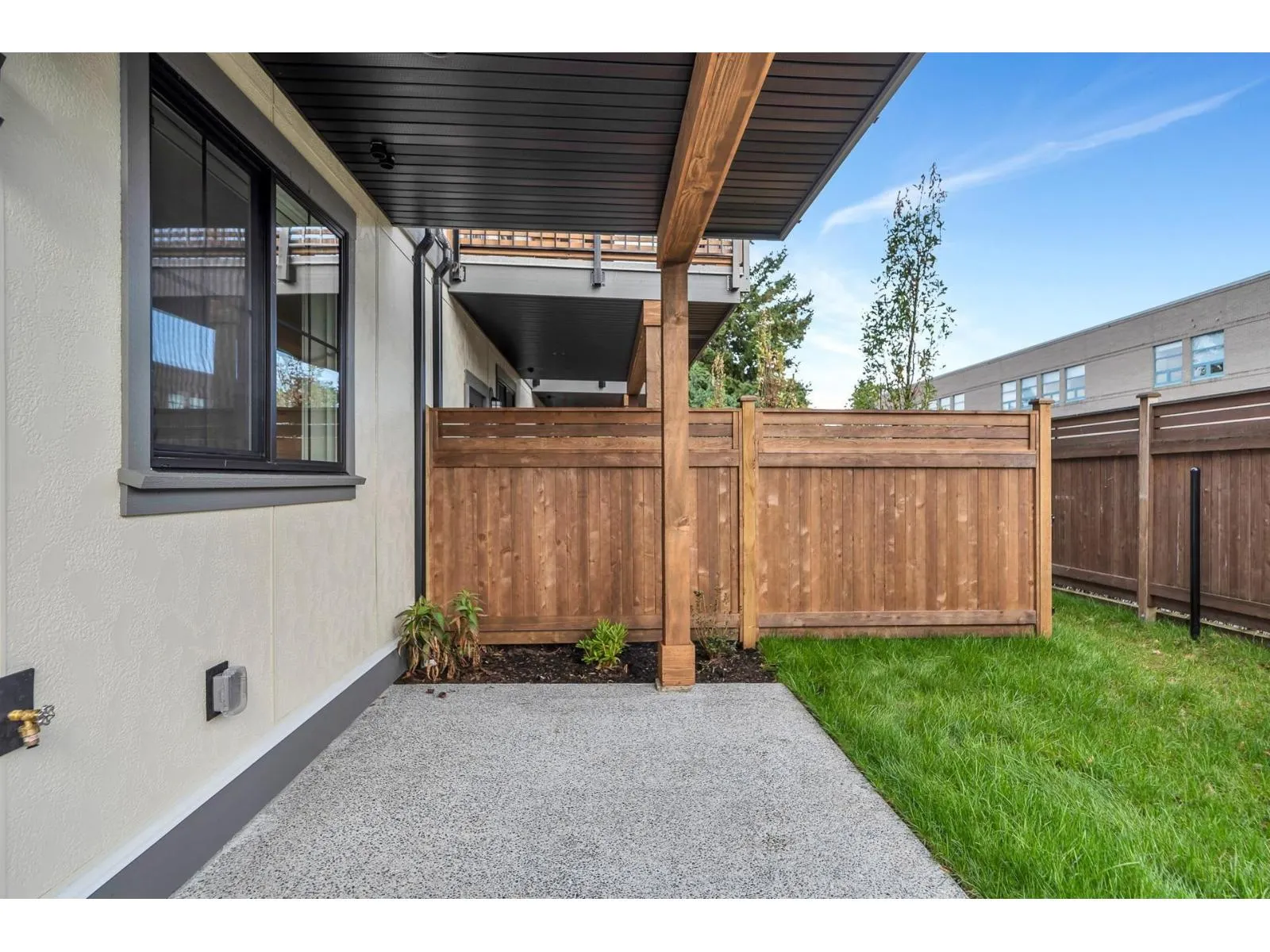 8 6590 FERN STREET|Sardis South